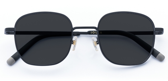 Taylor in Matte Black – Minimalist Square Sunglasses | IOLLA